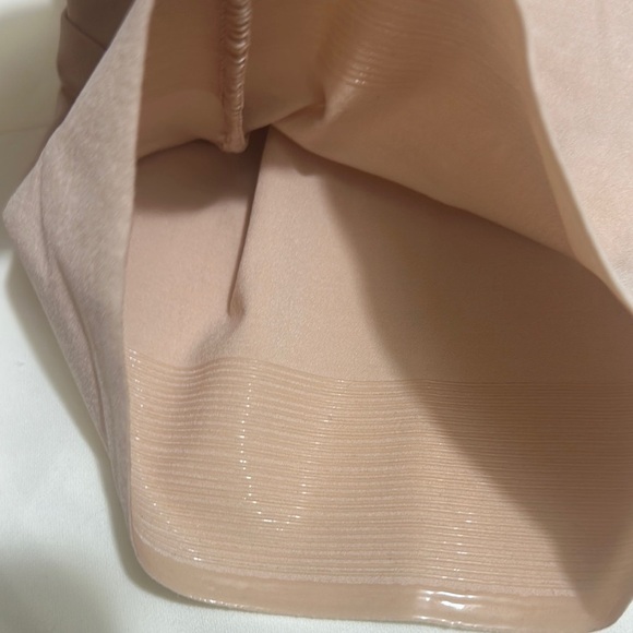 Tan High-Waisted Bike Shorts with Seamless Finish - Picture 4 of 7